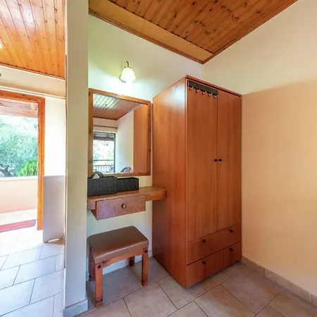 Appartement Mimosa With Pool Paleokastrítsa