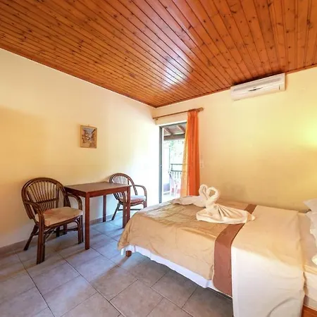 Appartement Mimosa With Pool Paleokastrítsa